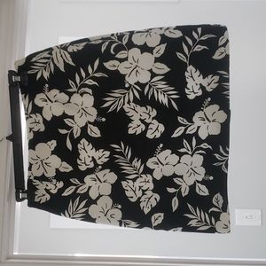 Talbots Petites size 14 Black and White skirt